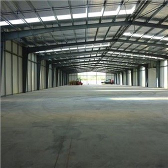 Oficina de estrutura de aço com isolamento de lã de vidro